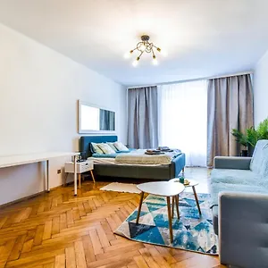 Royal Flats Old Town Apartment